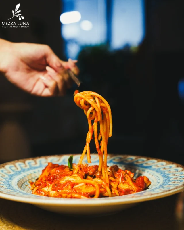 Travelers’ Guide to Mediterranean Dining in Jamaica – Mezzaluna